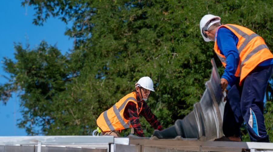 Expert Emergency Roof Repairs services in Smithton, IL